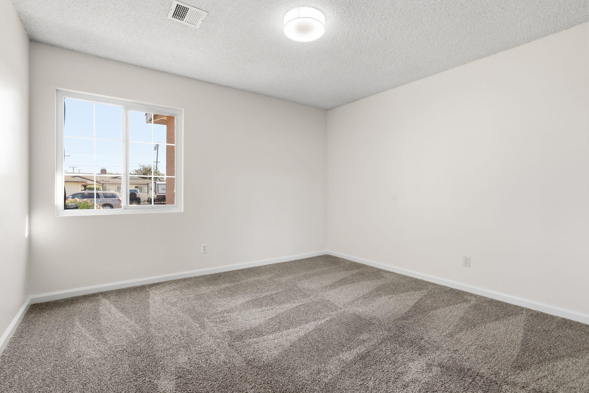 823 West Roderick Avenue Oxnard, CA 93030 - Photo 21 of 34 24-web-or-mls-0R3A7463