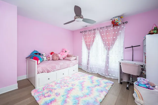 $699,000 | 101 North Schoenbeck Road, Prospect Heights, IL 60070