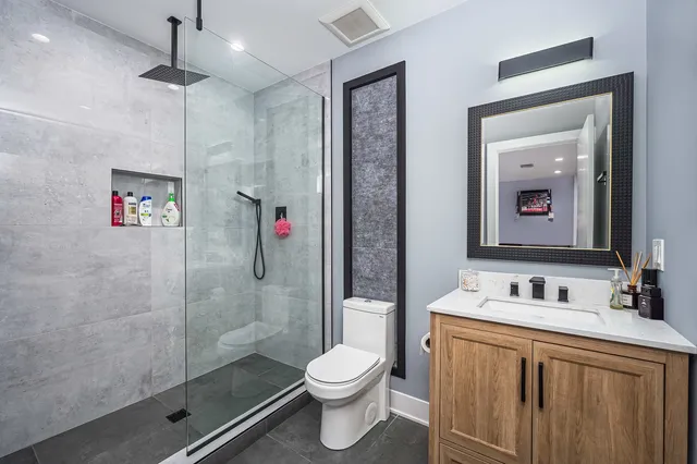 $699,000 | 101 North Schoenbeck Road, Prospect Heights, IL 60070