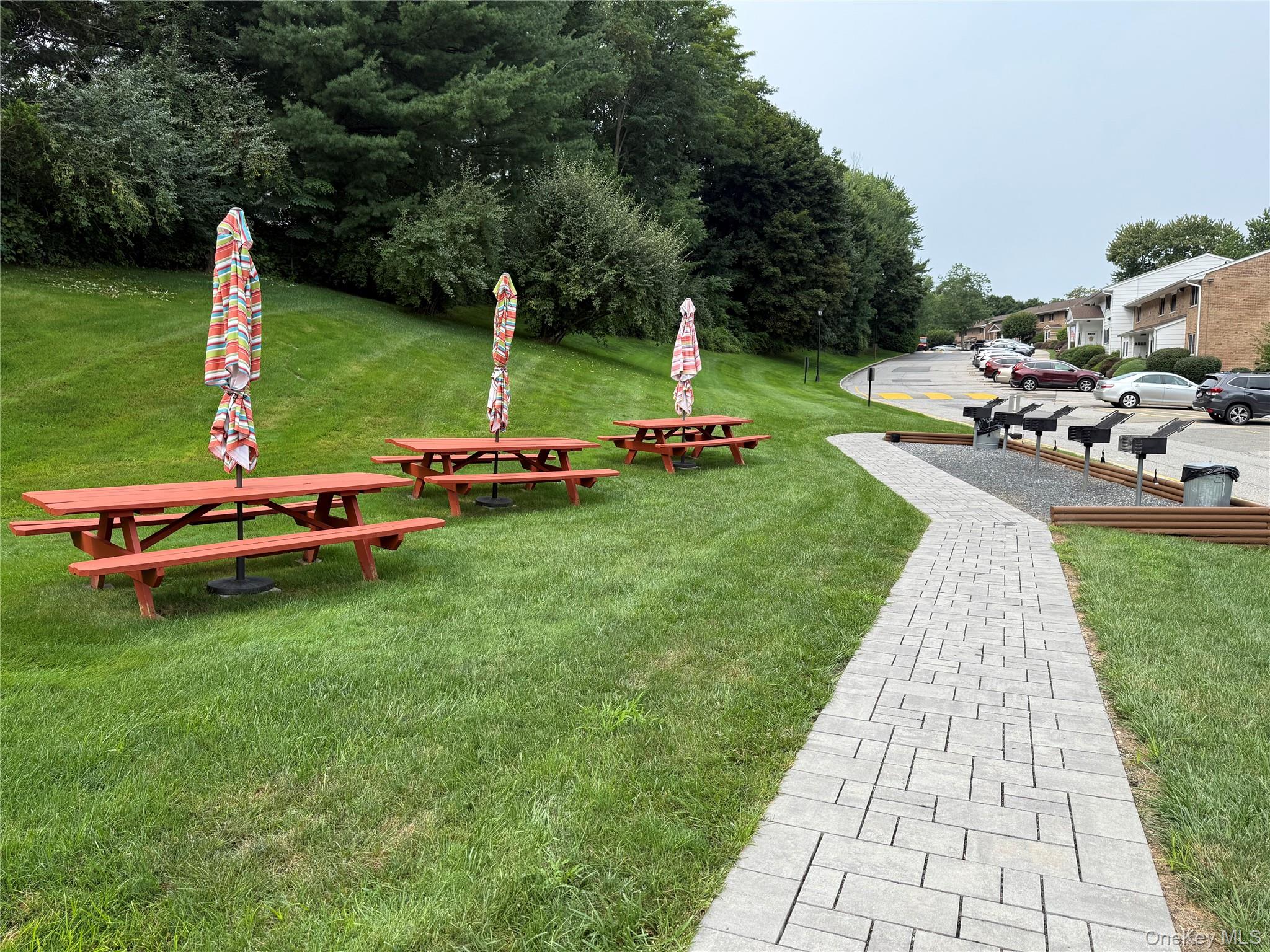 1840 Crompond Road, Unit 3B4 Peekskill, NY 10566 - Photo 19 of 20 BBQ & Picnic area