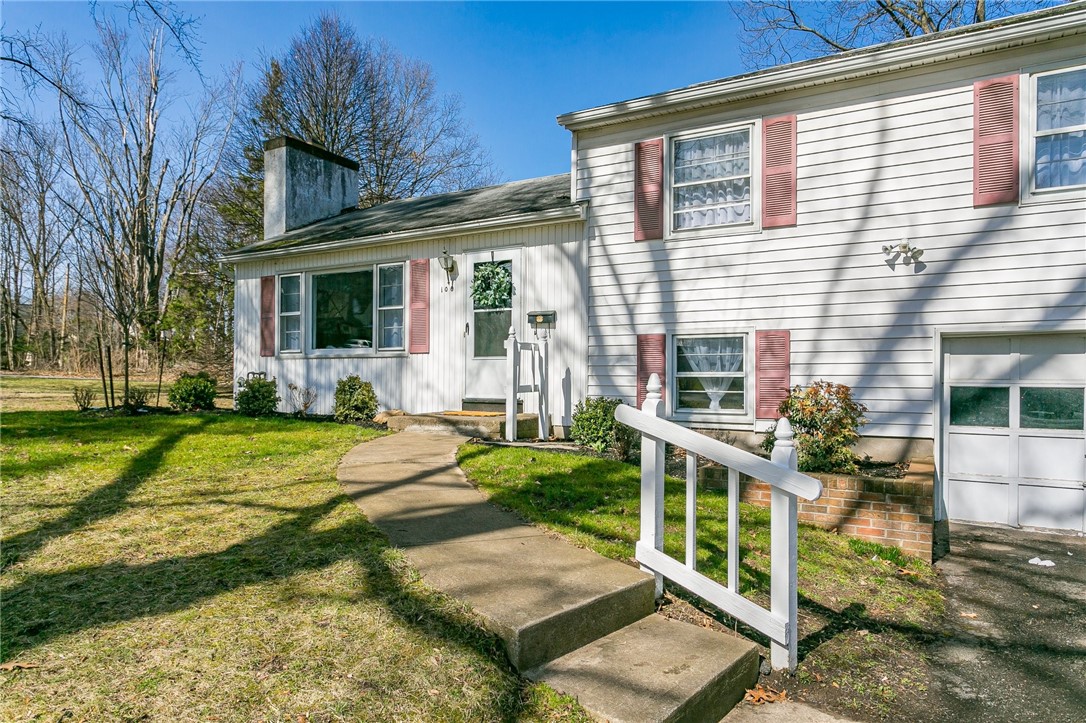 100 Ridgeview Drive Perinton, NY 14445 - Photo 2 of 25