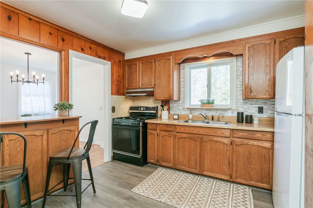 100 Ridgeview Drive Perinton, NY 14445 - Photo 10 of 25