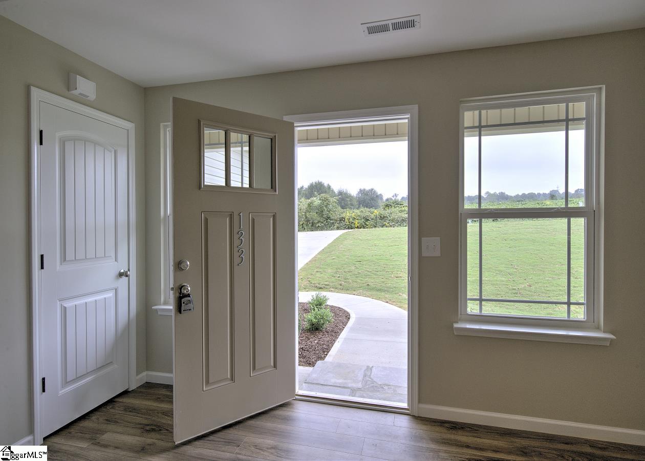 133 Lyman Lake Road Lyman, SC 29365 - Photo 5 of 36