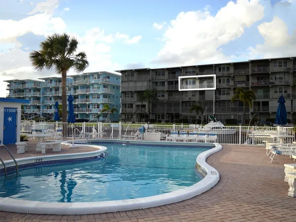 $242,500 | 1511 Southeast 15th Court, Unit 403, Deerfield Beach, FL 33441