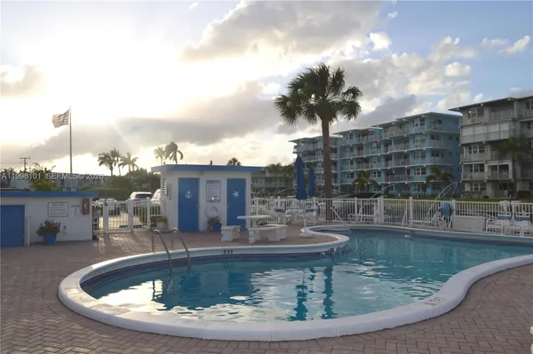 $242,500 | 1511 Southeast 15th Court, Unit 403, Deerfield Beach, FL 33441
