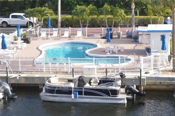 $242,500 | 1511 Southeast 15th Court, Unit 403, Deerfield Beach, FL 33441