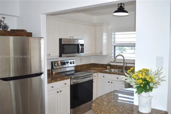 $242,500 | 1511 Southeast 15th Court, Unit 403, Deerfield Beach, FL 33441