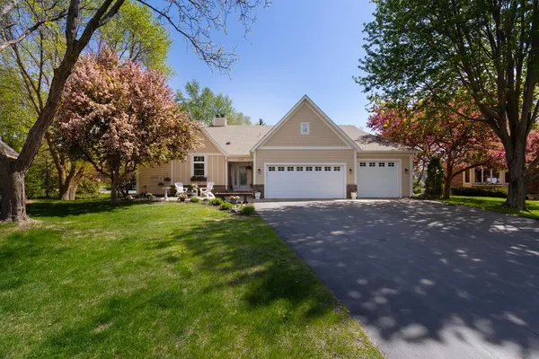 $725,000 | 4250 Kingsview Lane North, Plymouth, MN 55446