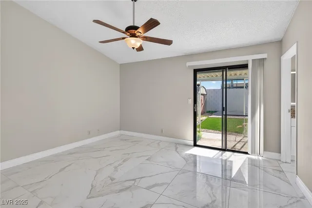 $2,100 | 492 Chelsea Drive, Henderson, NV 89014