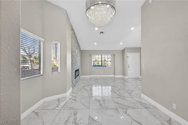 $2,100 | 492 Chelsea Drive, Henderson, NV 89014