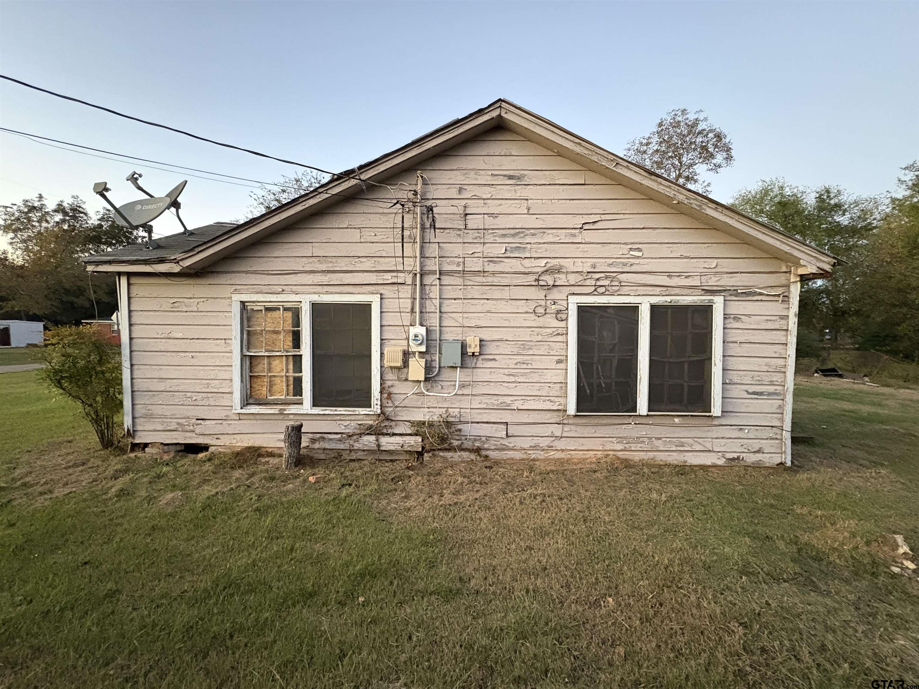 318 Terry Street Pittsburg, TX 75686 - Photo 5 of 9