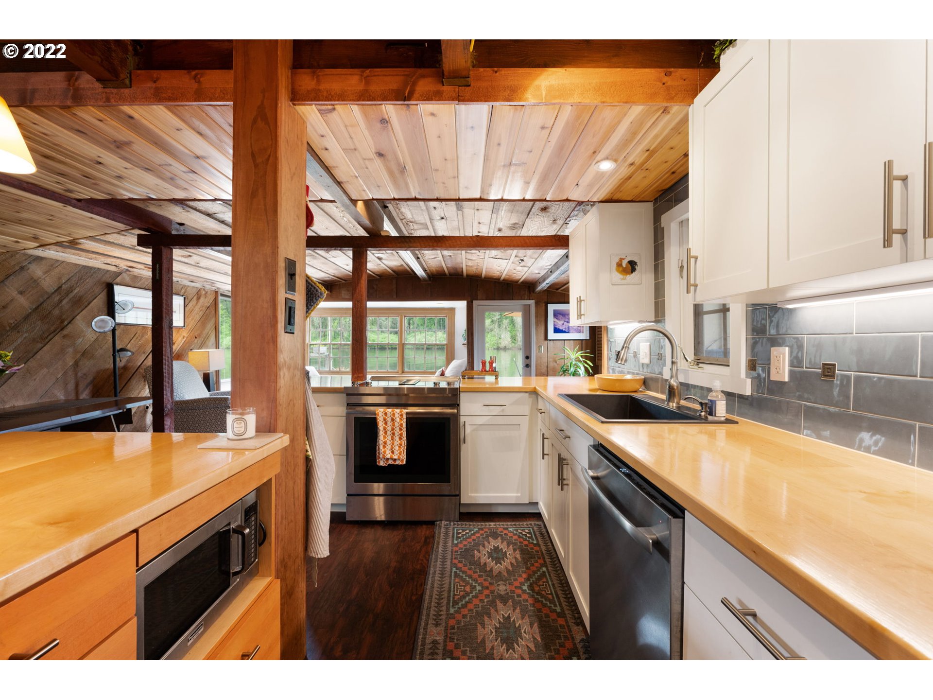 15500 Northwest Ferry Road, Unit 12A B Portland, OR 97231 - Photo 13 of 32 Kitchen