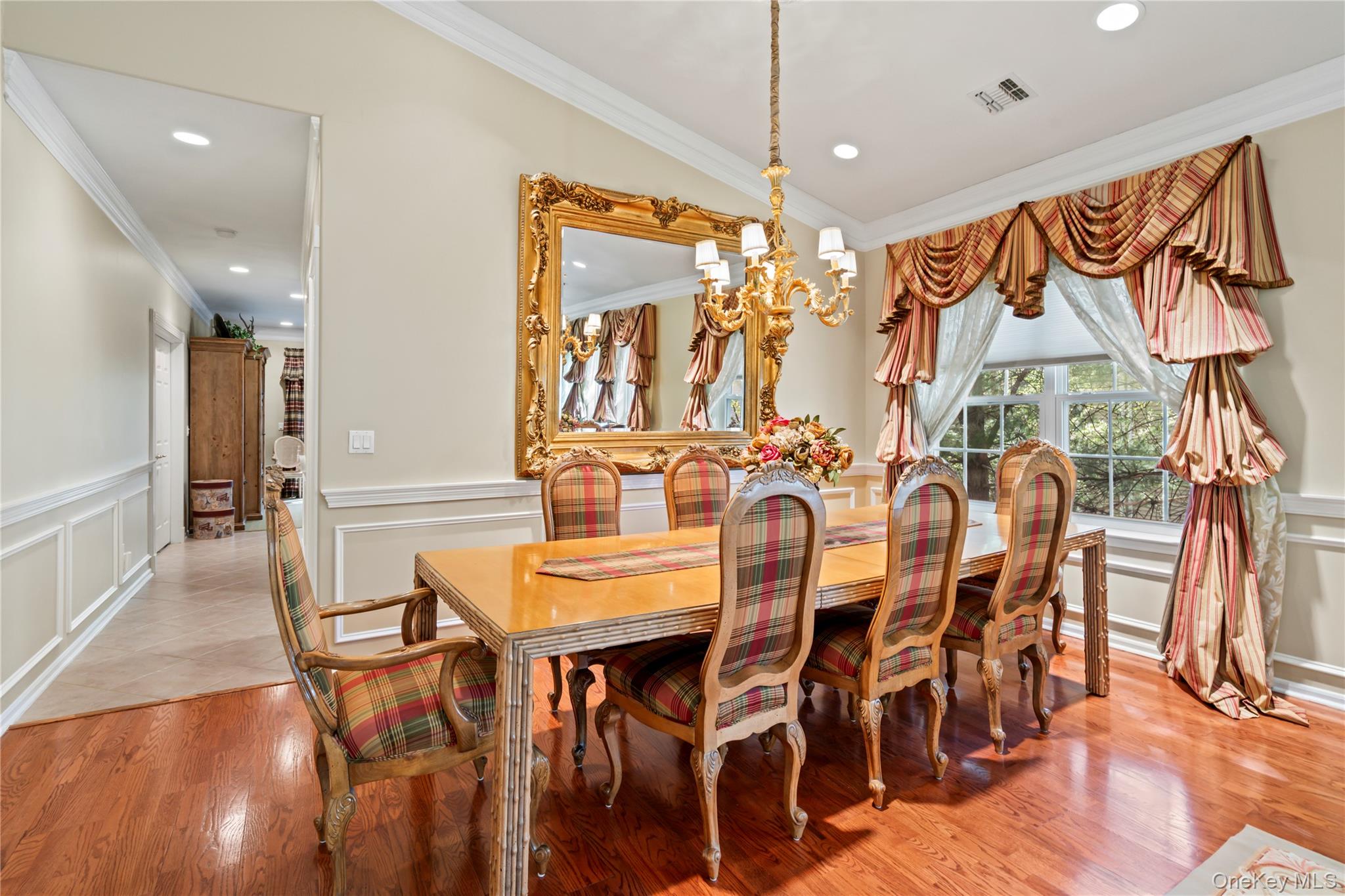 30 Sagamore Drive Plainview, NY 11803 - Photo 10 of 33 a view of a dining room with furniture and wooden floor