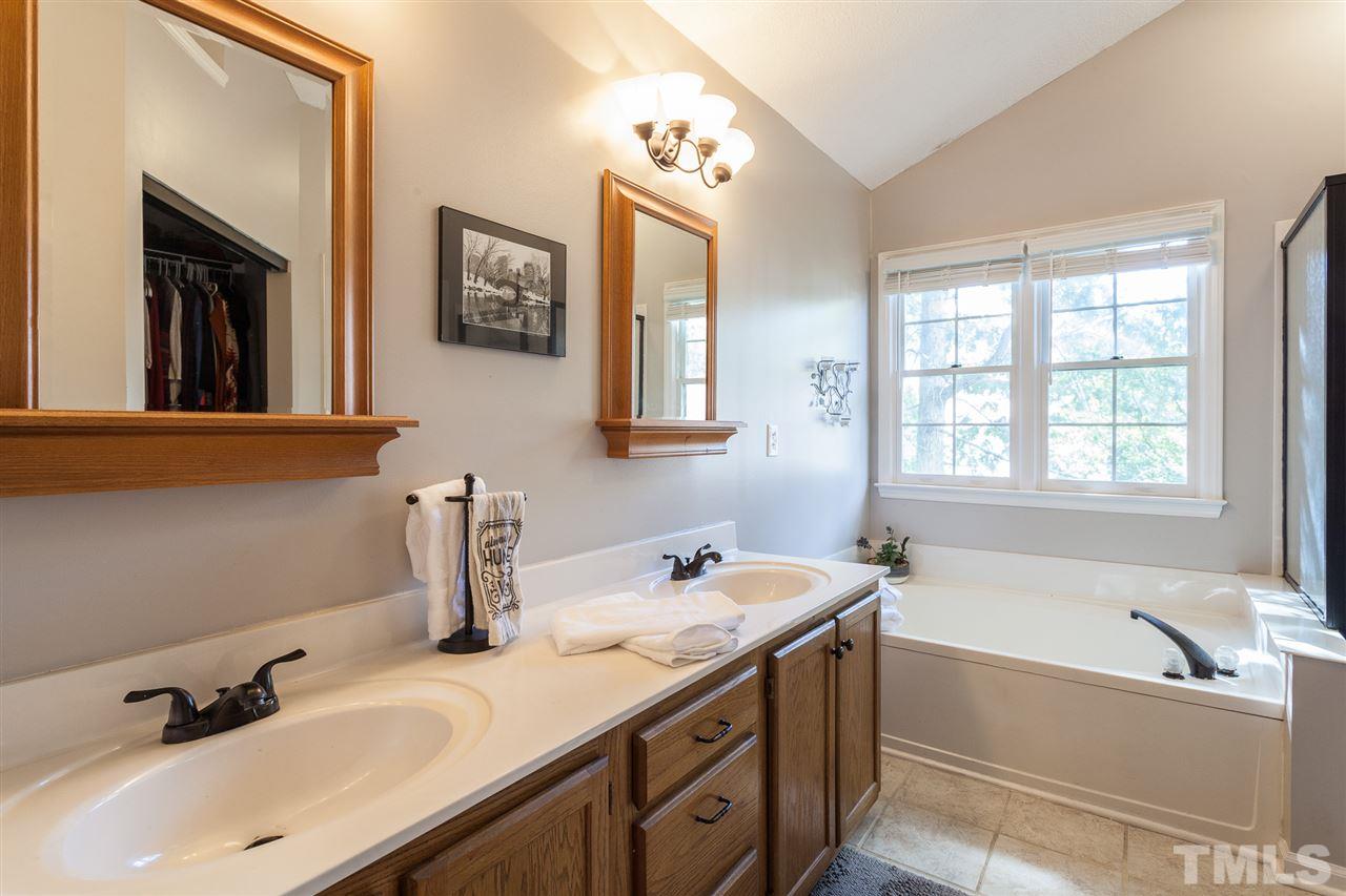 5225 Blakeley Lane Raleigh, NC 27613 - Photo 21 of 24