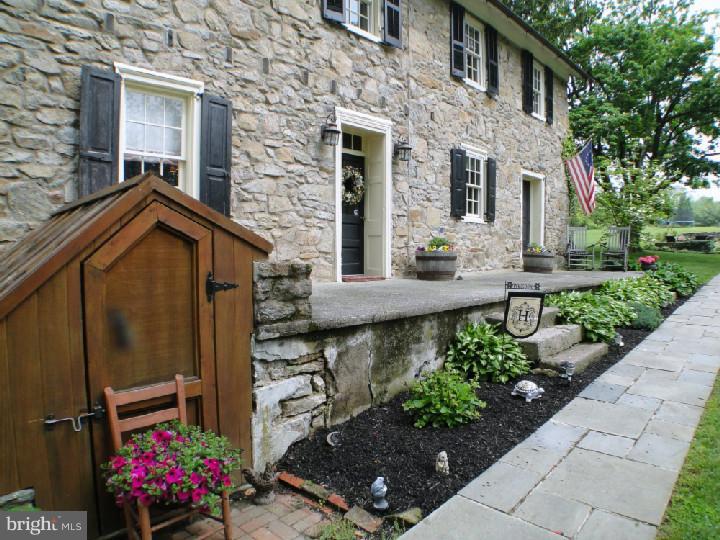 1367 Hilltop Road Spring City, PA 19475 - Photo 2 of 25 Exterior Front