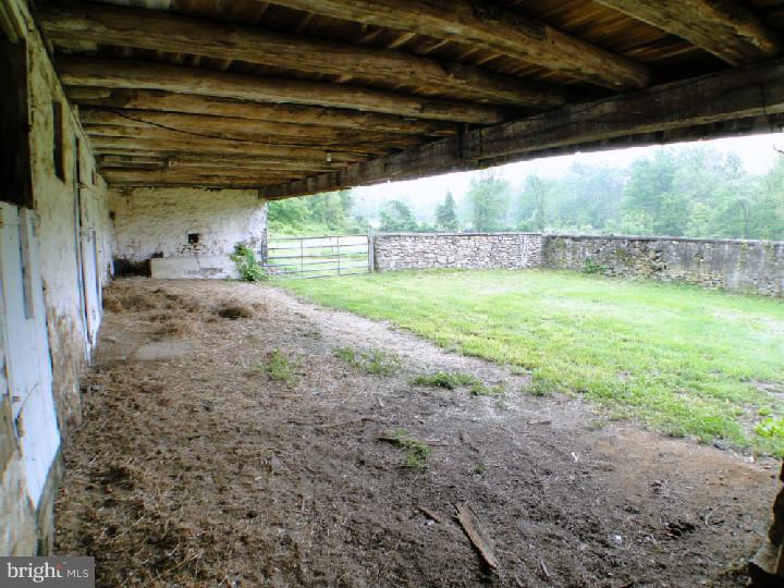 1367 Hilltop Road Spring City, PA 19475 - Photo 23 of 25 Barn