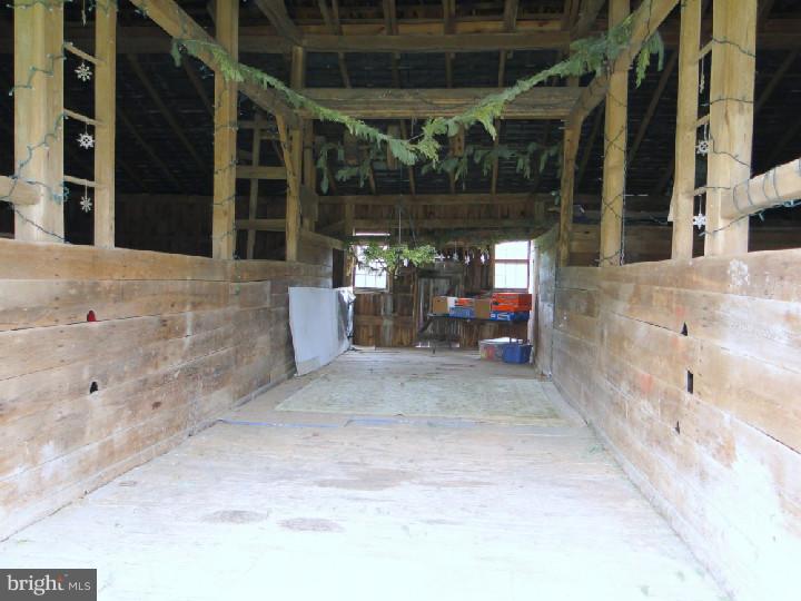 1367 Hilltop Road Spring City, PA 19475 - Photo 24 of 25 Barn