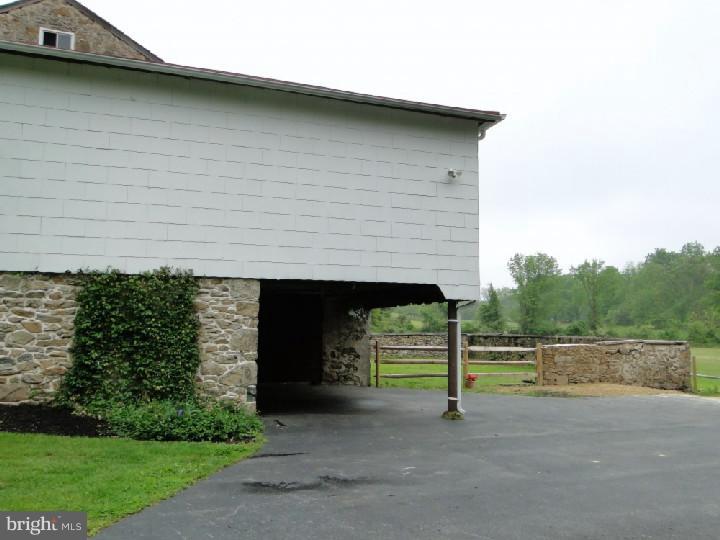 1367 Hilltop Road Spring City, PA 19475 - Photo 25 of 25 Barn