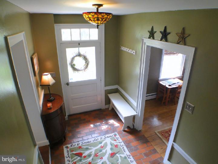 1367 Hilltop Road Spring City, PA 19475 - Photo 4 of 25 Foyer