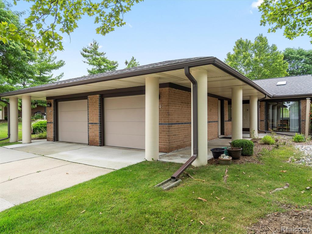 979 Wexford Way Rochester Hills, MI 48307 - Photo 1 of 24