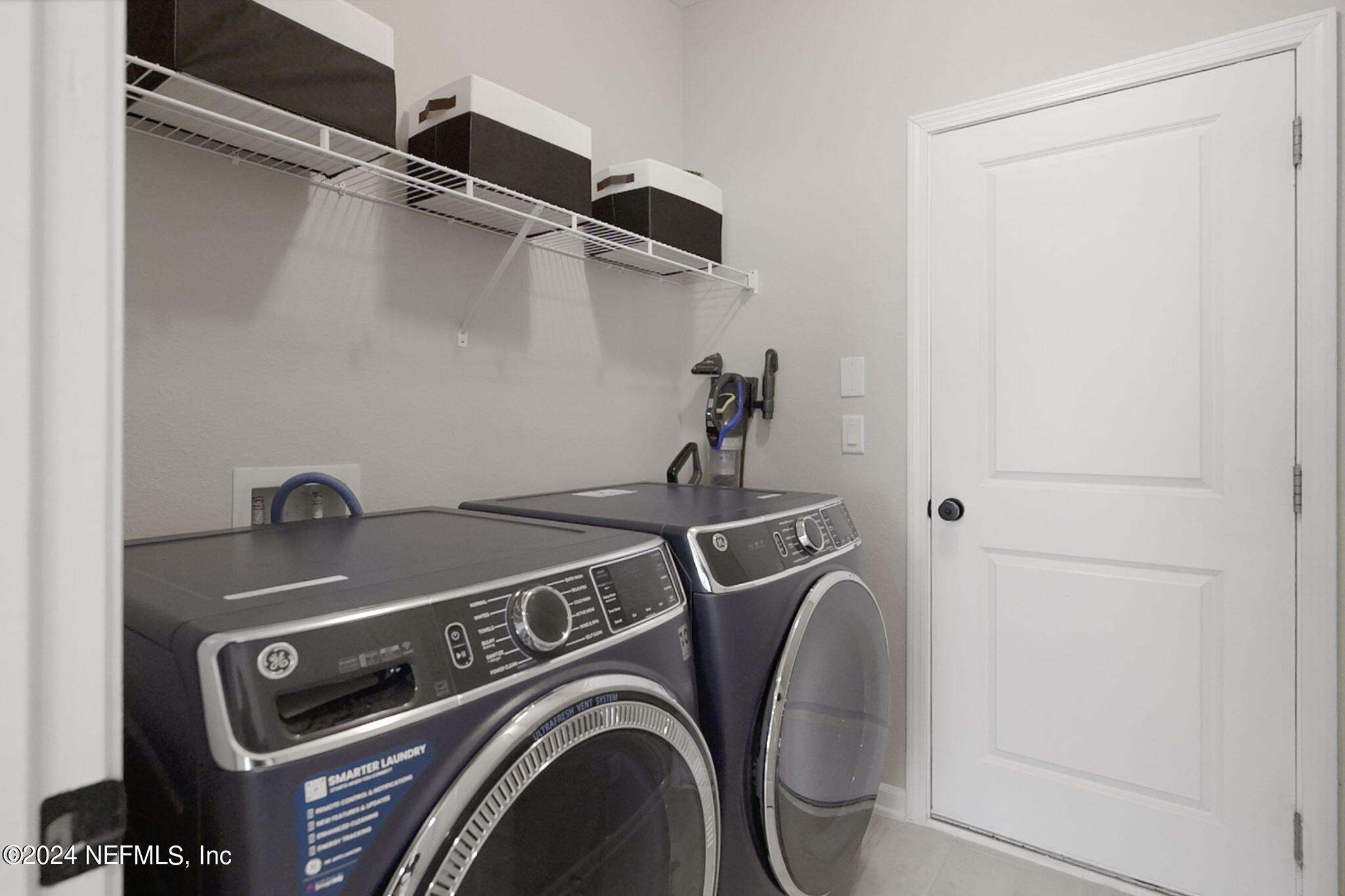 33 Pinzon Pl Street St. Augustine, FL 32095 - Photo 18 of 41 a utility room with dryer and washer