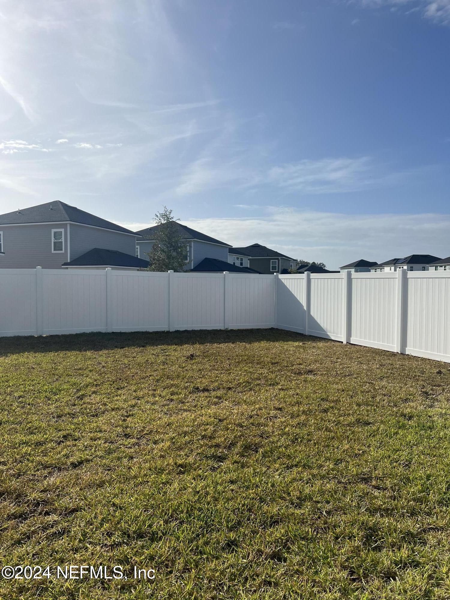 33 Pinzon Pl Street St. Augustine, FL 32095 - Photo 33 of 41 a house with a yard