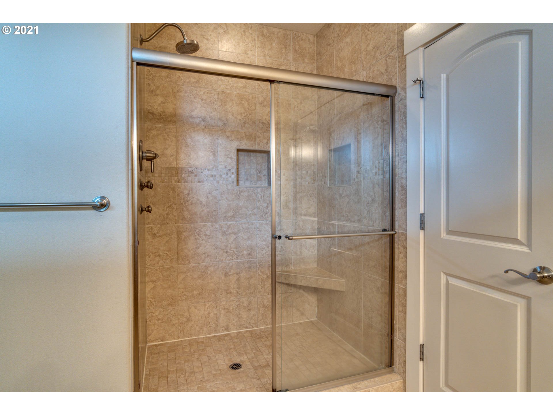 12815 Southwest Beef Bend Road Portland, OR 97224 - Photo 14 of 26 Gallery Image 14