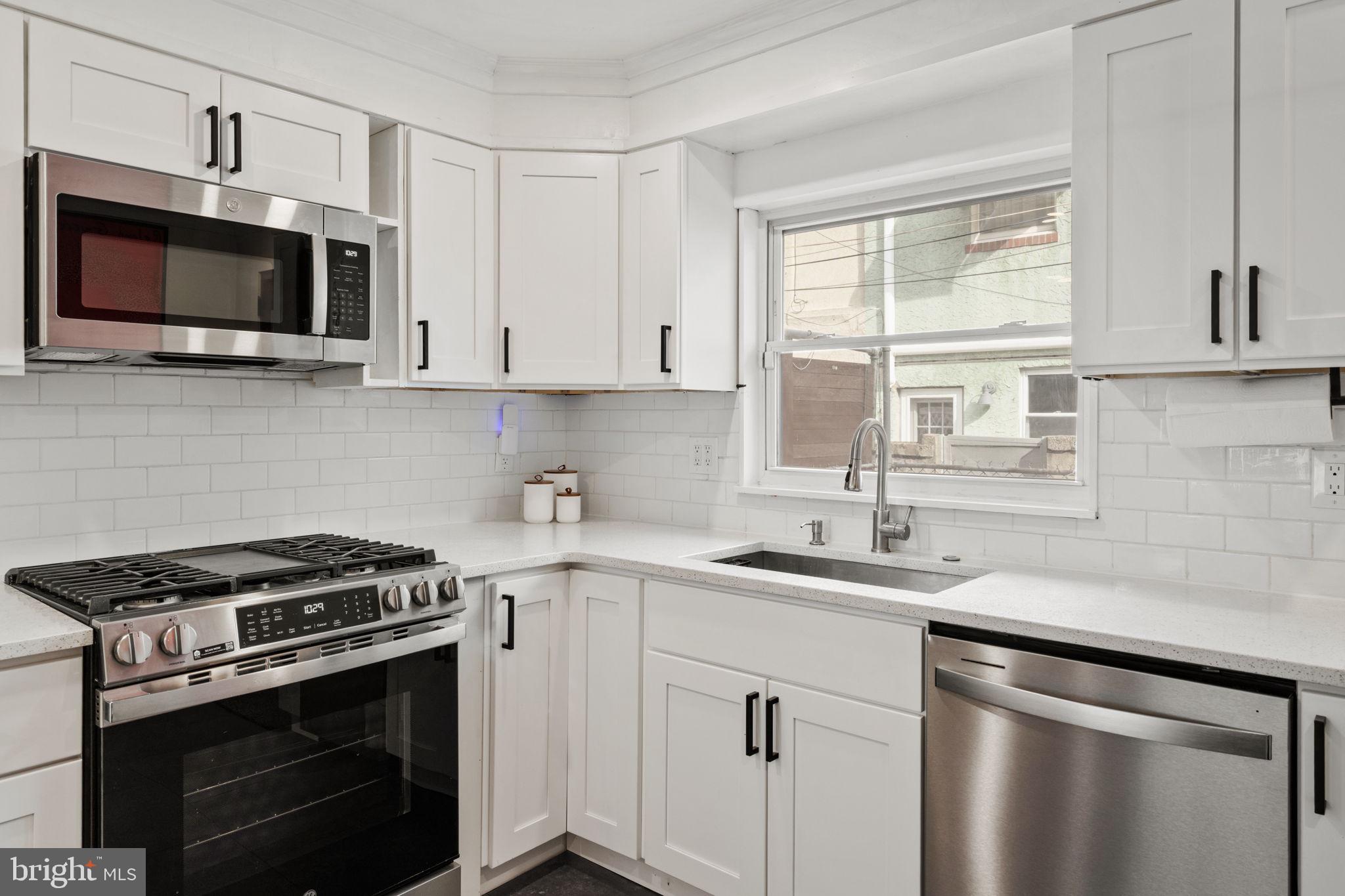 1015 Watkins Street Philadelphia, PA 19148 - Photo 14 of 45