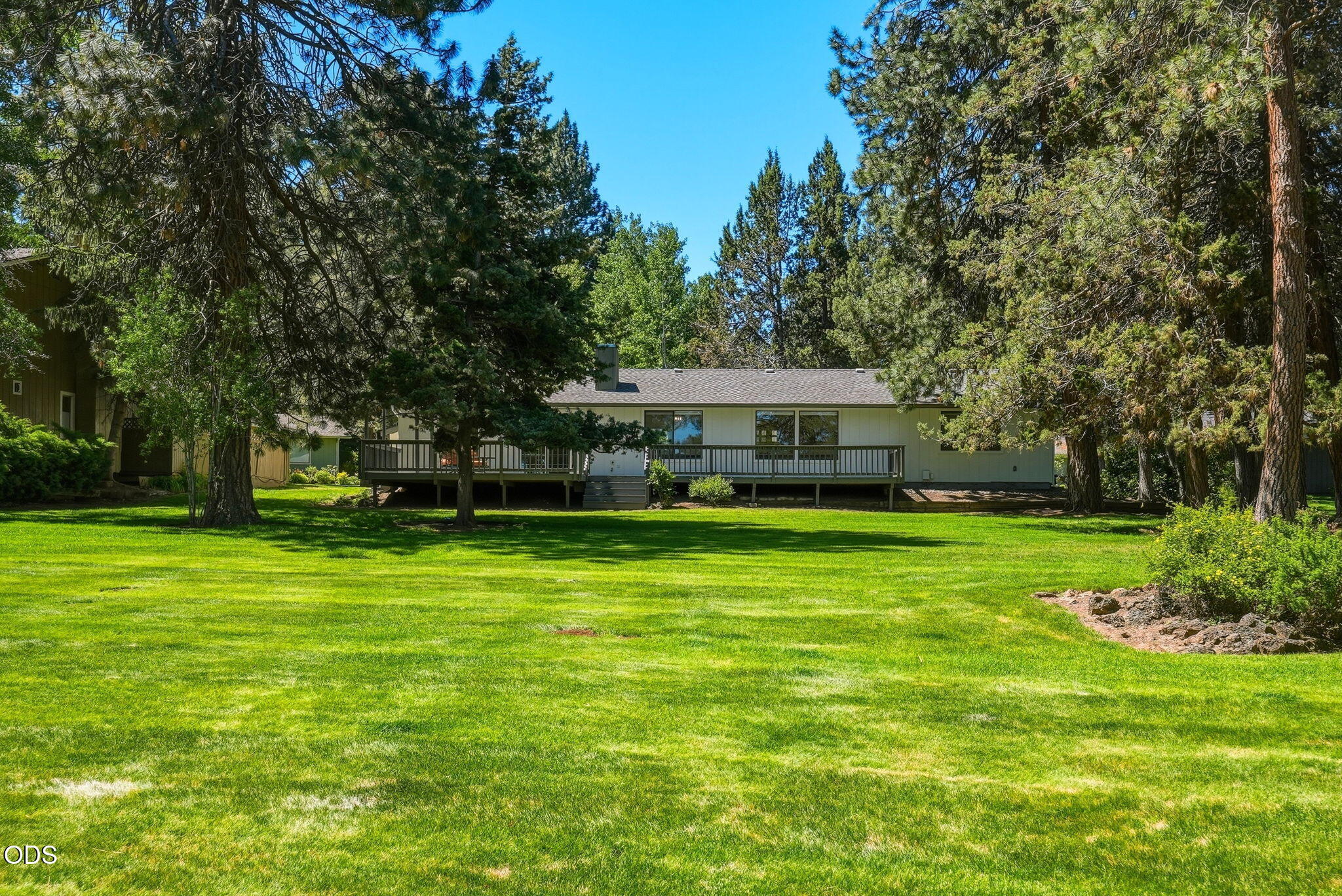 20422 Bullblock Road Bend, OR 97702 - Photo 40 of 45