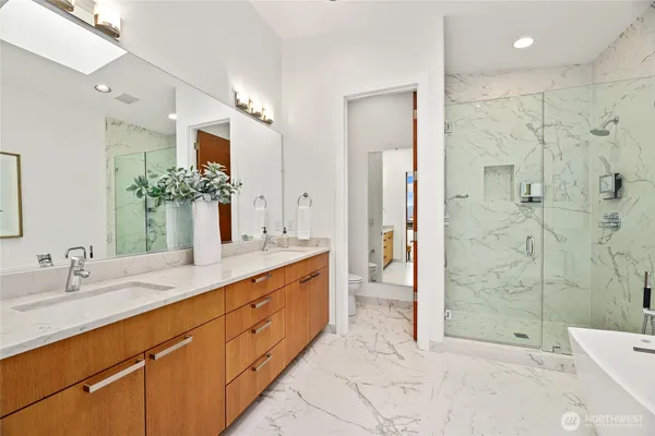 $3,460,000 | 3037 Northeast Harrison Drive, Issaquah, WA 98029