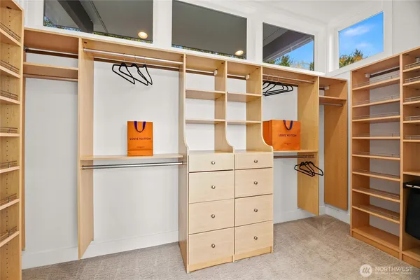 $3,460,000 | 3037 Northeast Harrison Drive, Issaquah, WA 98029