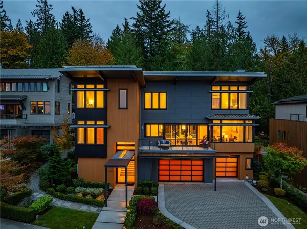 $3,460,000 | 3037 Northeast Harrison Drive, Issaquah, WA 98029