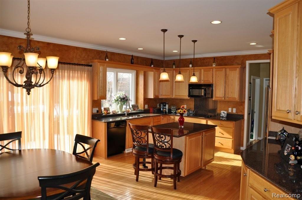 1358 Ross Lane Rochester, MI 48306 - Photo 7 of 23 2013-01-26 18.43.30.jpg