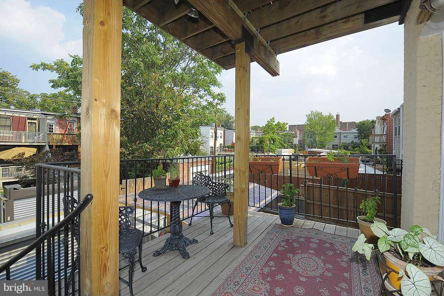 629 4th Street Northeast, Unit 3 Washington, DC 20002 - Photo 29 of 30 a view of a balcony with furniture