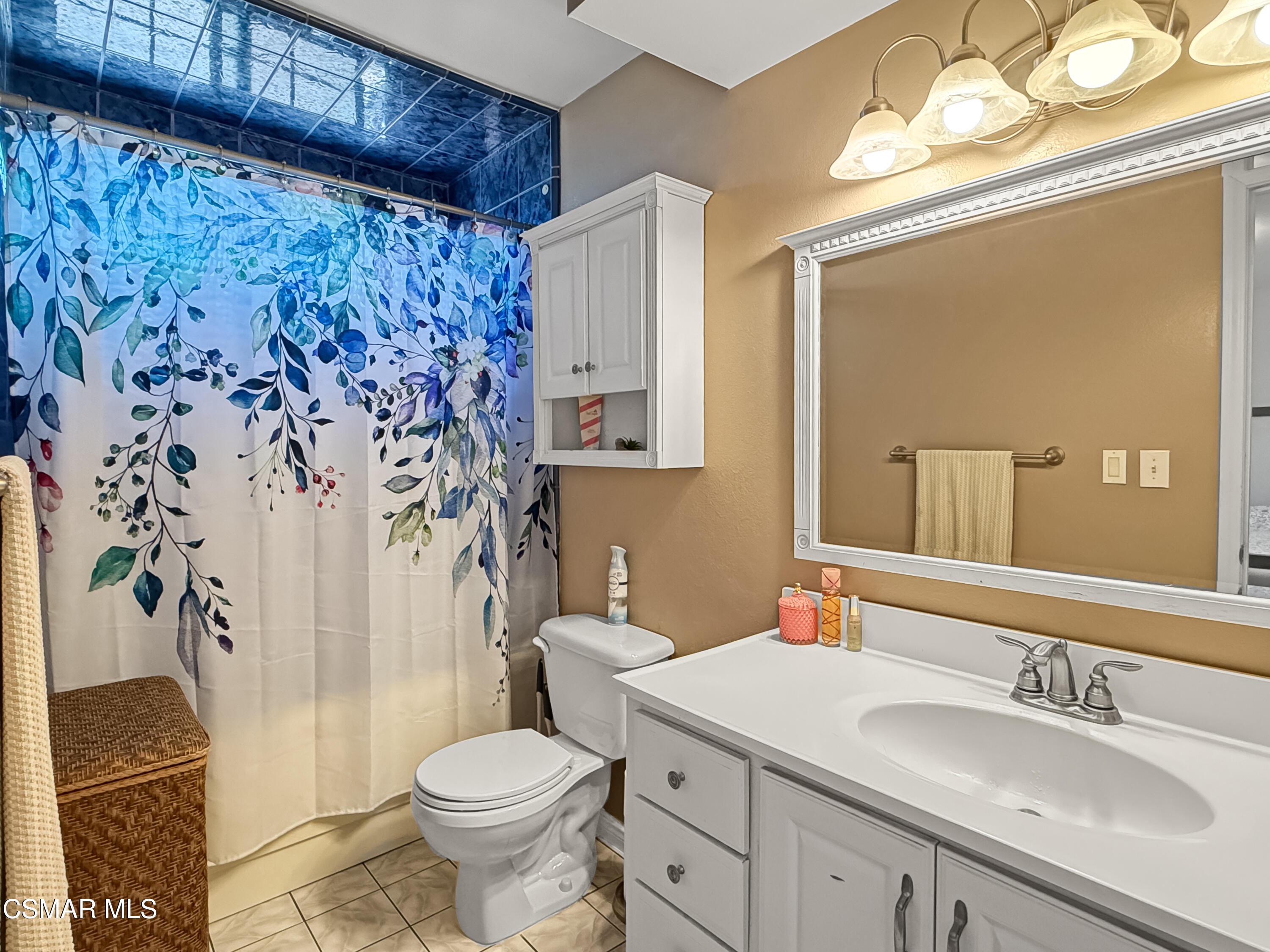 3021 Travis Avenue Simi Valley, CA 93063 - Photo 17 of 36 23 5