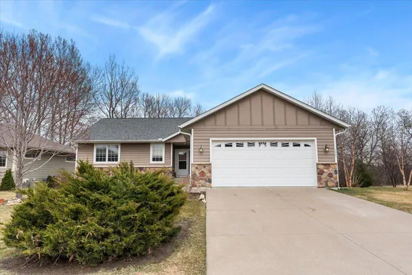 $445,000 | 1430 Woodland Way, Lake City, MN 55041