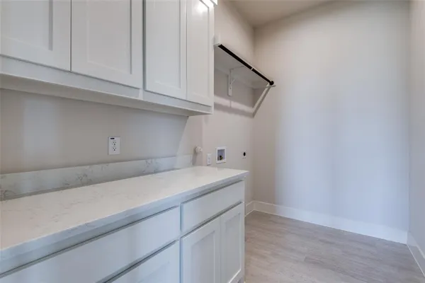 $711,680 | 815 Evergreen Way, Nevada, TX 75173