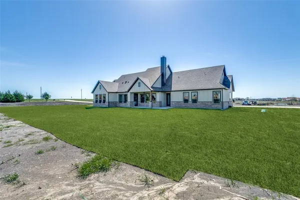 $711,680 | 815 Evergreen Way, Nevada, TX 75173