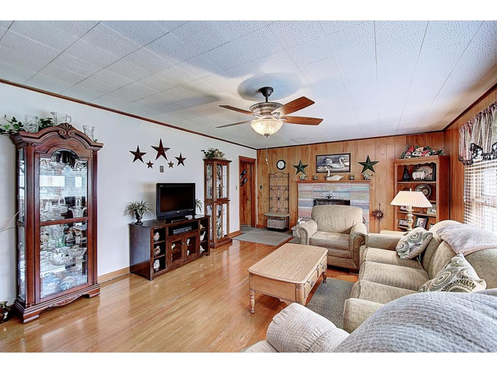 715 Grove Avenue Erwin, TN 37650 - Photo 6 of 31 Photo 6