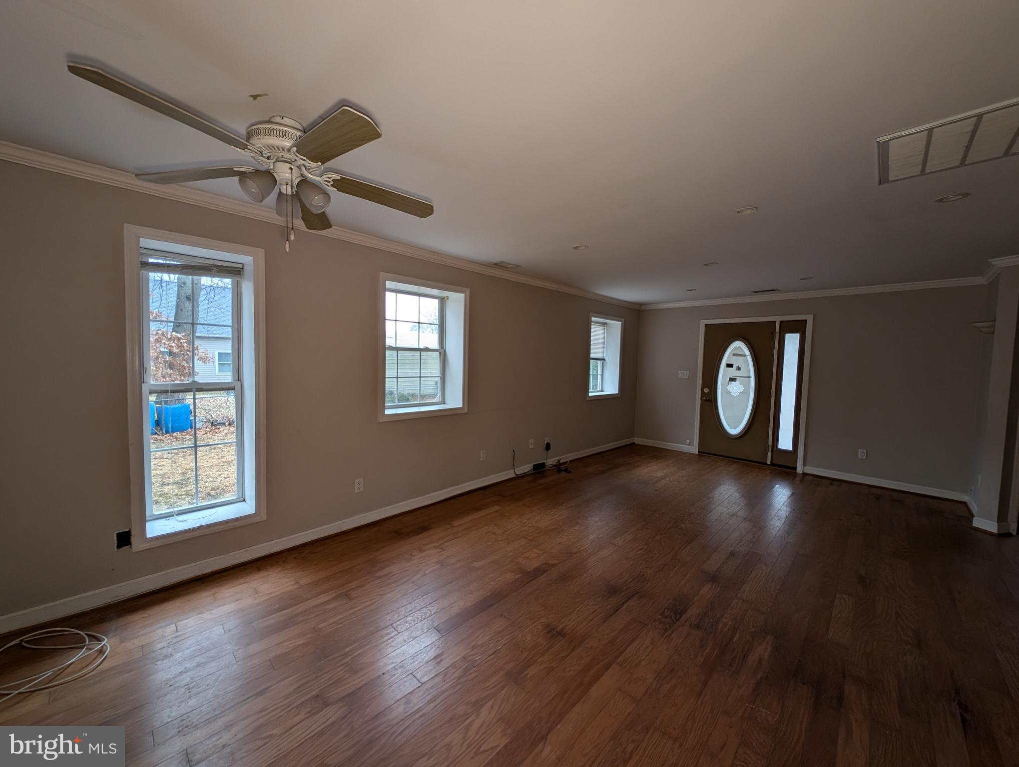 219 Circle Road Pasadena, MD 21122 - Photo 2 of 14 Gallery Image 2