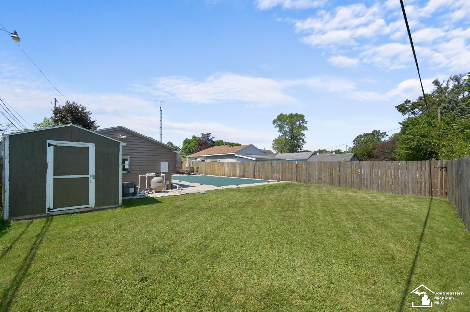 5864 Edgewood Boulevard Monroe, MI 48161 - Photo 24 of 25 50209778-4a95c210-20f2-480b-833f-7c52c7e1ac6c.JPG