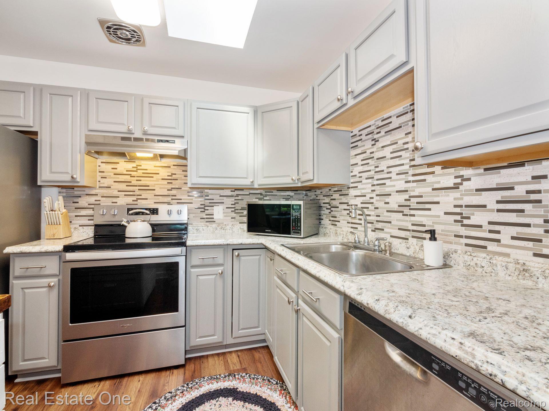 3980 Queensbury Road Lake Orion, MI 48359 - Photo 7 of 15 LOTS OF SPACE FOR COOKING AND ENTERTAINING