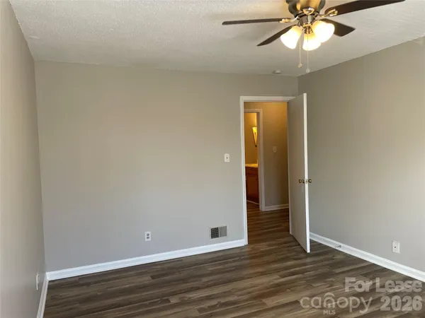 $1,150 | 118 Ross Street, Unit B2, Morganton, NC 28655