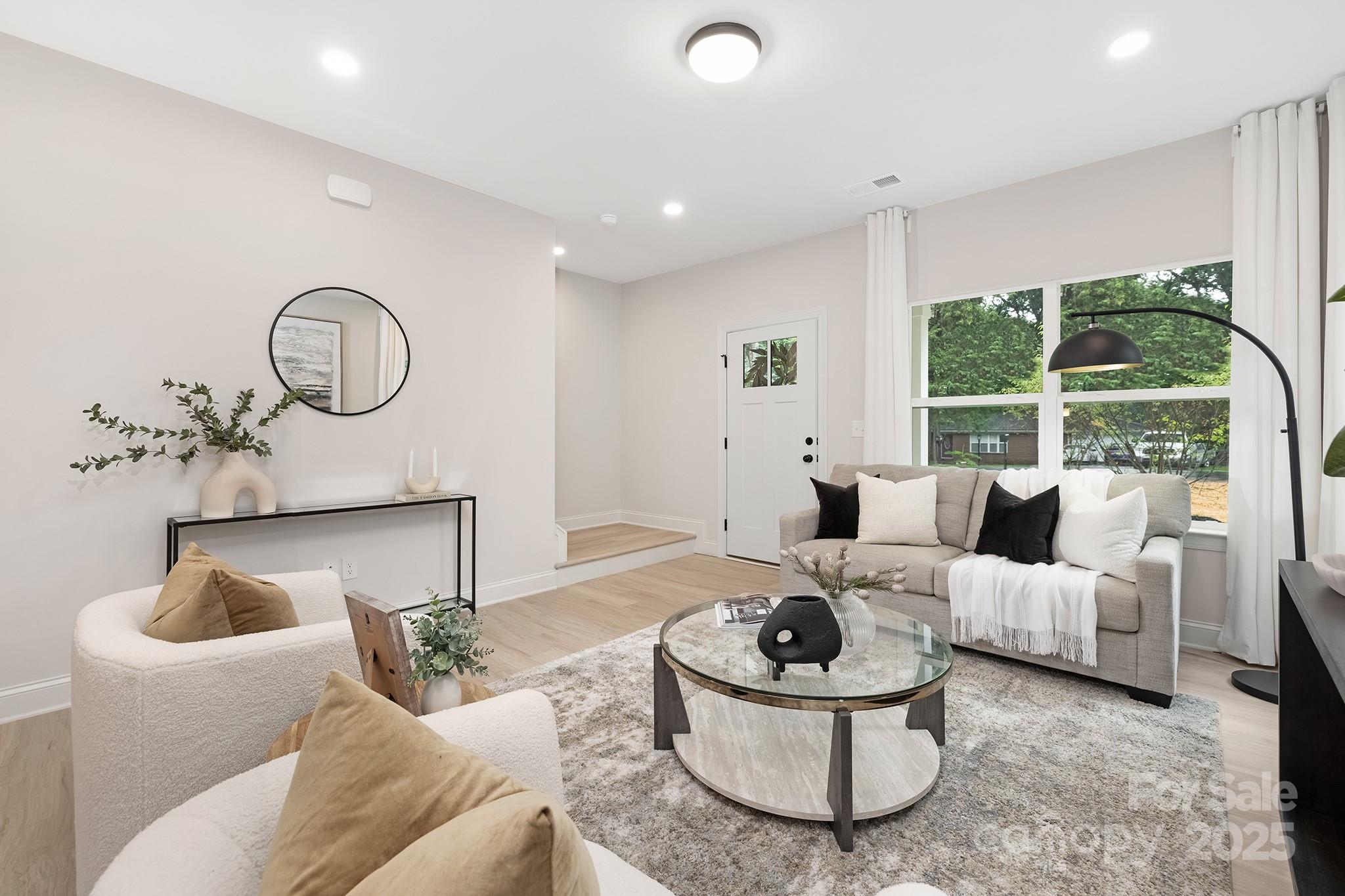 4015 Oakdale Road Charlotte, NC 28216 - Photo 6 of 21