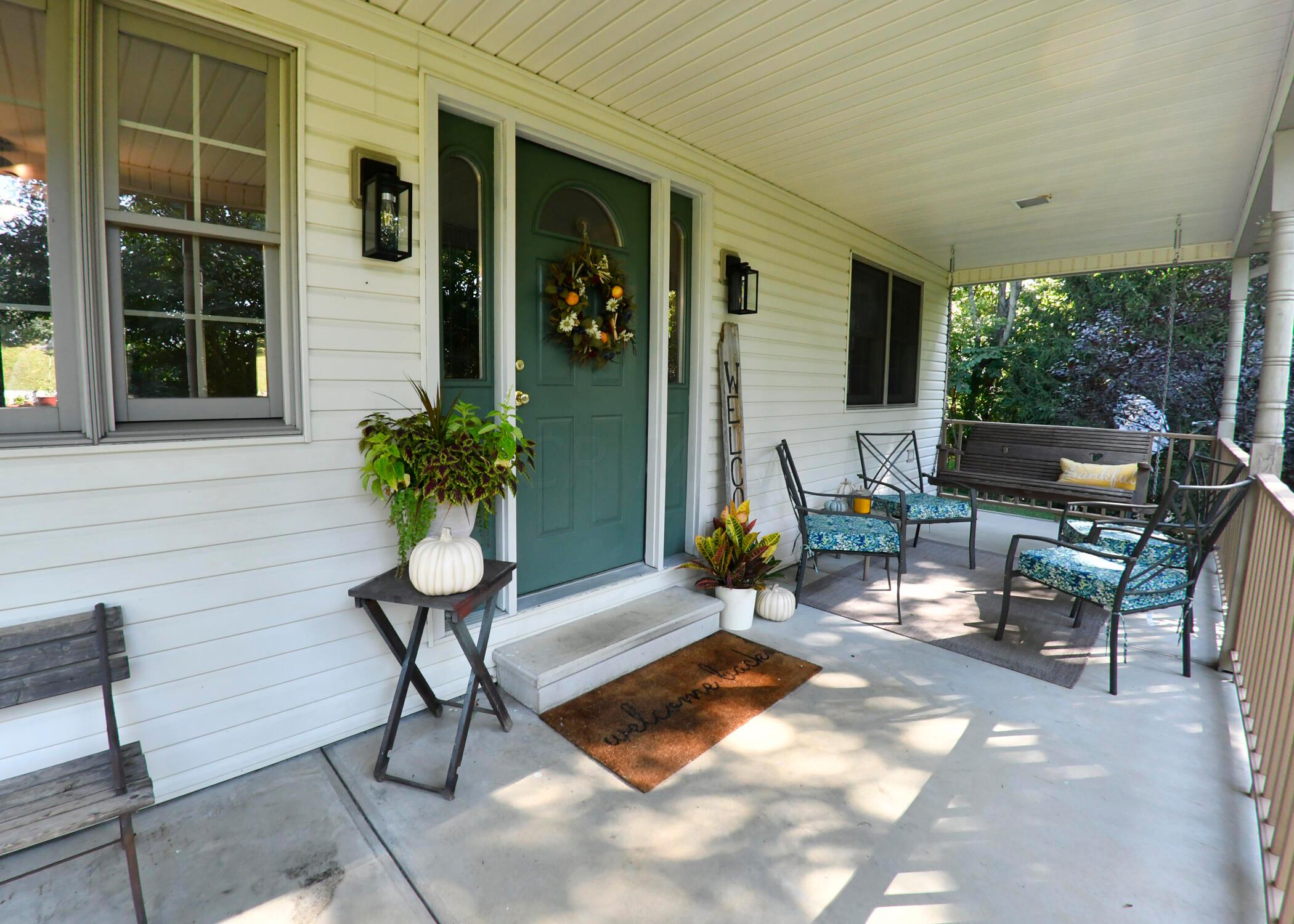 266 Ross Road Southeast Lancaster, OH 43130 - Photo 5 of 56 A place for a porch swing