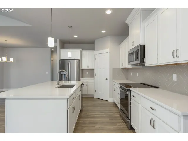 $619,850 | 3403 Northeast Justus Avenue, Unit 76, Estacada, OR 97023