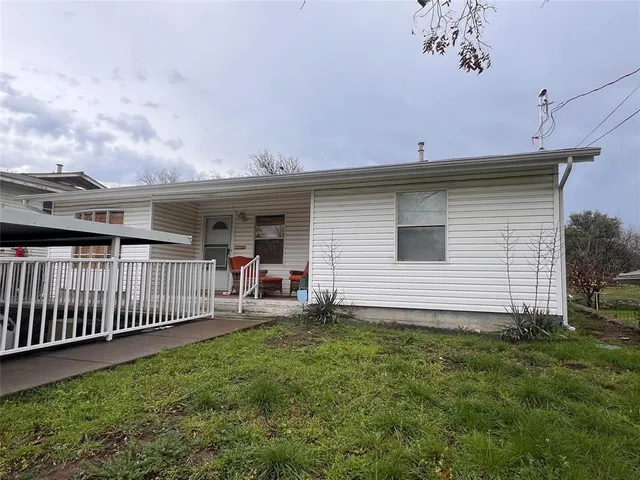 $2,100 | 3025 Olive Place, Fort Worth, TX 76116