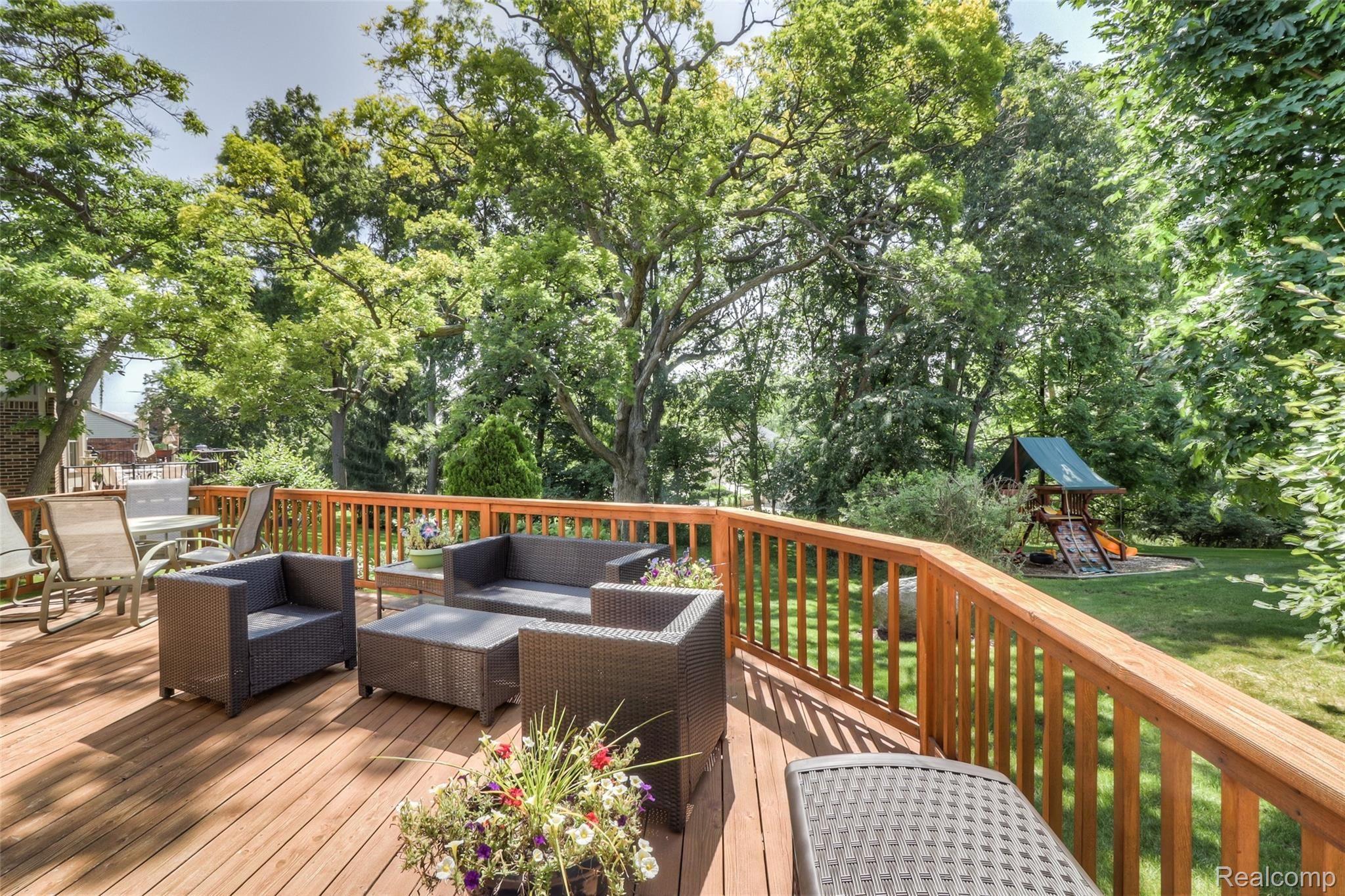 1107 Valley Stream Drive Rochester, MI 48309 - Photo 7 of 50 -7.jpg