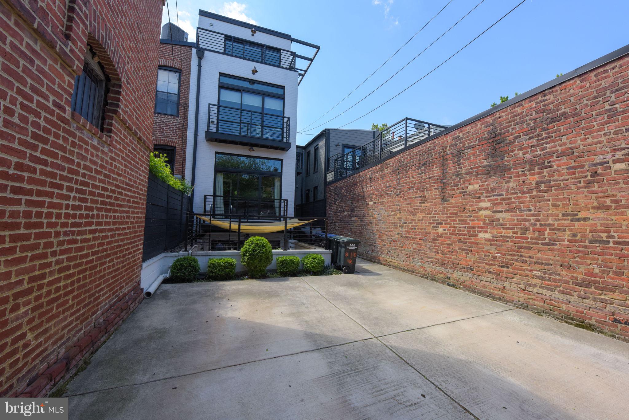 919 R Street Northwest, Unit 1 Washington, DC 20001 - Photo 30 of 31