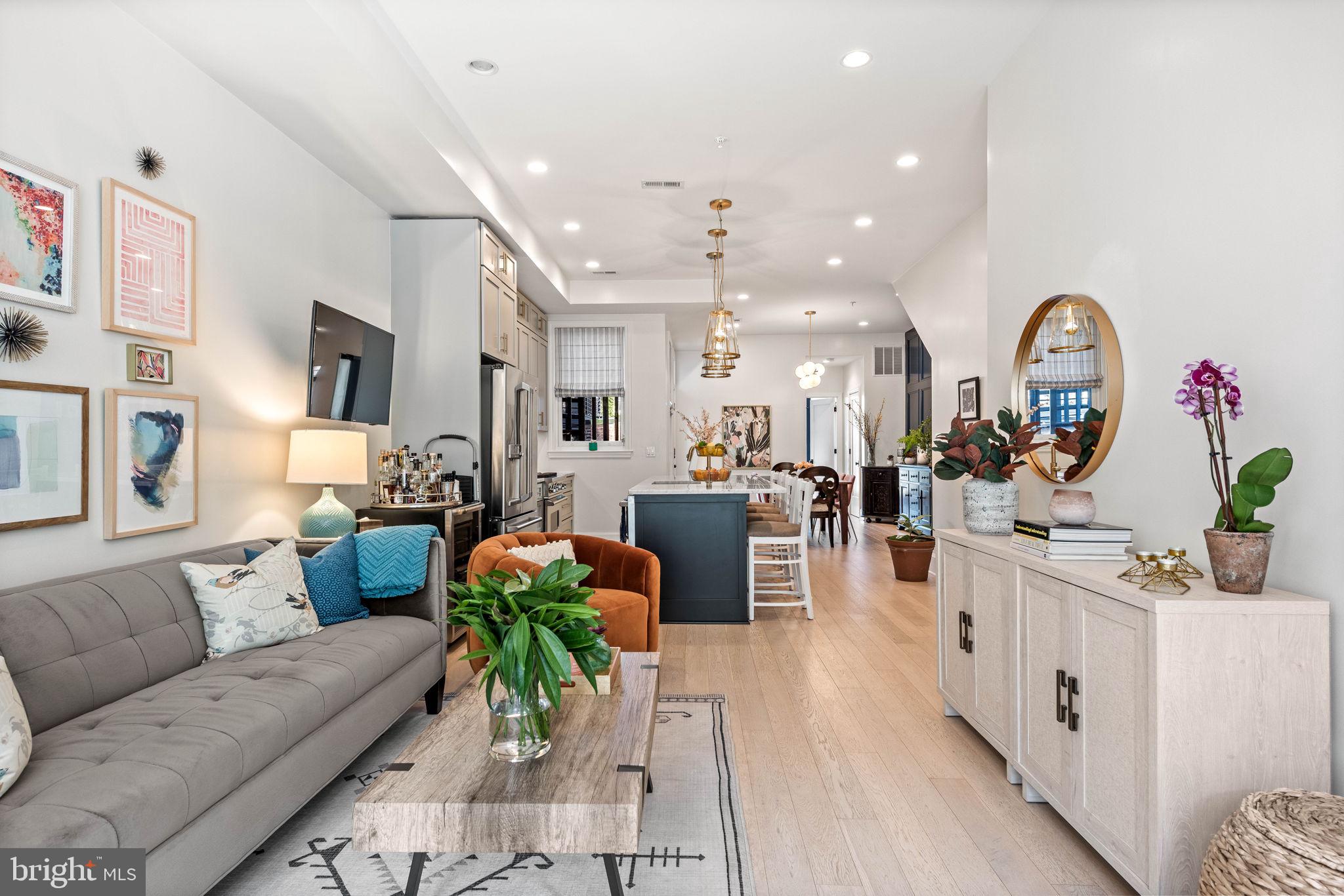 919 R Street Northwest, Unit 1 Washington, DC 20001 - Photo 4 of 31